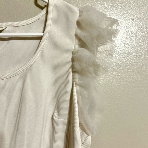 Off White Ruffle Sleeves Top - Picture 2 of 5